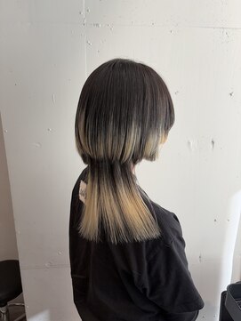 アイリー 名古屋(A/LEE) ウルフカット/グラデーションカラー