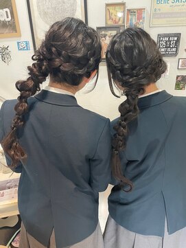 ルーナ ヘアラウンジ(Luuna hair lounge) 双子アレンジ