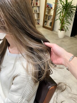 ネイヴィル オモテサンドウ(navile omotesando) ☆インナーカラーホワイトベージュ×オリーブベージュロング☆