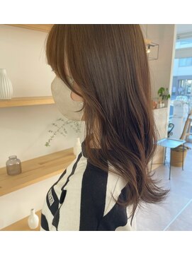 シャワー(SHOWER) フォーギーベージュ【布施】