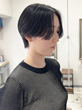 ウクラ バイ レシッド 池袋(uchla by rcid) イメチェン♪小顔ハンサム大人前下がりショート×黒髪ネビージュ