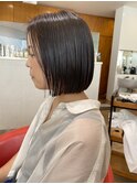 大人可愛い20代30代40代切りっぱなし前下がりショートボブ