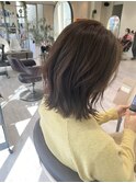 レイヤーカット ミディアム×グレージュカラー