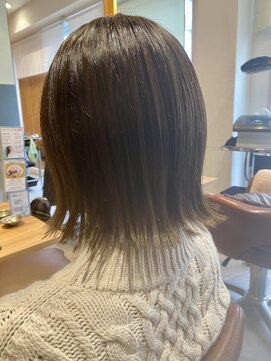 リベア トウキョウ 東大島店(Rever Tokyo) 外ハネ/フルバング/似合わせカット/アッシュ[東大島/東大島駅]