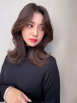 ジーナリア(Xena ria) 《袴田》ミディアムレイヤー/ブラウン