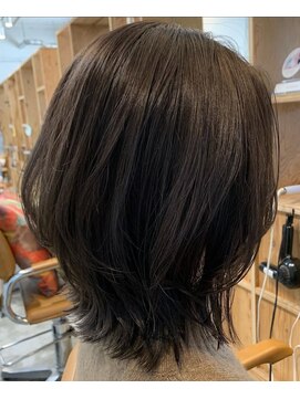 ハロヘアー(halo hair) 大人女性も外ハネスタイル