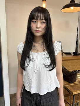 レジーロ (Regilo) ロングレイヤー/顔まわりレイヤー/ぱっつん前髪／グレージュ