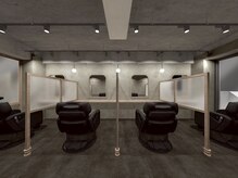 dau's barber shop 渋谷【ダウズバーバーショップ】【1月中旬NEWOPEN(予定)】の雰囲気(半個室のプライベート空間で、周りを気にせず寛げます。)