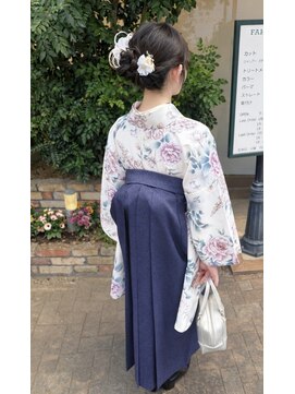 ファーレンピュアスウィート(fahren-pure-suite) 袴スタイルヘアアレンジシニヨン