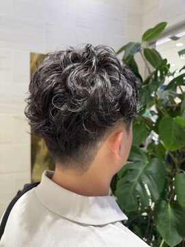 ピークアブー アヴェダ ギンザシックス(PEEK-A-BOO AVEDA GINZASIX) メンズショートパーマ/メンズカット/ビジネスヘア/銀座