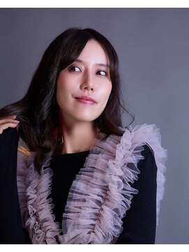 アンアタッシュ(UNE ATTACHE) Sand flare｜やわらかくこれから魅せる秋の外巻きレイヤー