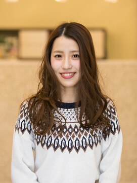 ル リアン(Le lien) ルーズな束感が大人っぽさを引き立てるスタイル