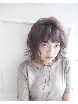 トッカ ヘアアンドトリートメント 難波店 ウェットな質感で魅せる今年のBOBスタイル