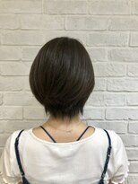 コム(com by neolive)&nbsp;乾かしただけで決まるショートボブ 2