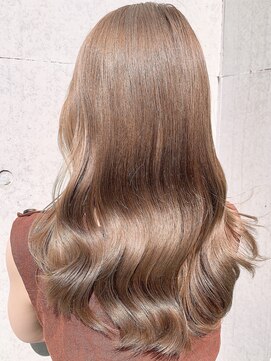 アフロート ディル(AFLOAT D'L) アフロート恵里　耳かけ　ウェーブパーマ　フォギーベージュ