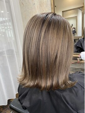 ファンド 千葉(fand) バレイヤージュ/ミディアムヘア/斜めバング/グレージュカラー/