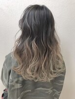 モルニ(MORNI)&nbsp;グラデーションカラー_マロンベージュ Aラインボブ かきあげ