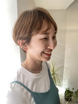 オーランド(ORLAND) 耳だし丸みショート【ミルクティーベージュ】