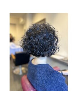 ヘアーアンドメイクアップ ケー インターナショナル 神楽坂(Ke' International) アッシュブラックのウェーブボブ