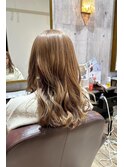 イエローベージュ