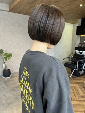 サクラ 岐阜(SAKURA) シンプル丸みある気っぱなしボブ