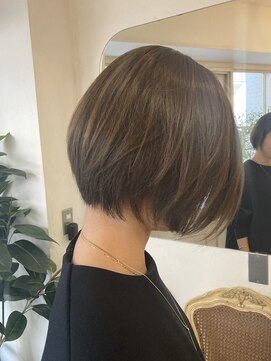 アミュレ ヘア サロン(Amule hair salon) 襟足すっきり前髪長めショートひし形ショートボブくすみベージュ