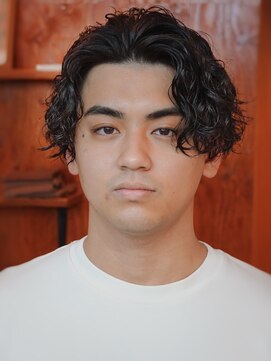 ロマンズヘッド(浪漫頭髪 ROMAN’S HEAD) 縦落ちスパイラル