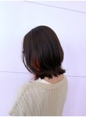 左右でさりげなく遊べるインナーカラー×外ハネレイヤー♪