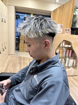 ルースト 渋谷店(ROOST) [バチイケスタイル]ジェットモヒカン×ホワイトメッシュ