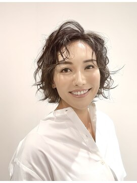 ダイアモンズ(DIAMONDS) 大人女性の海外ヘアメイクスタイル