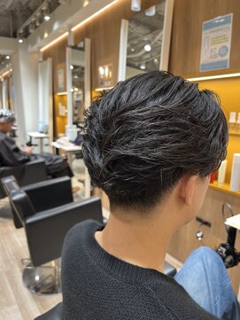 ルースト 渋谷店(ROOST) MEN’S HAIR/サーフカール/刈り上げセンターパート/髪質改善