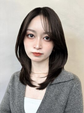 【ミディアム/レイヤー/美髪/前髪なし/くびれヘア/透明感】