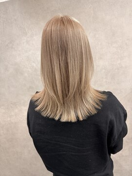 サニー 渋谷(SUNNY) くびれボブ、ハイトーン、ダブルカラー、ミルクティーベージュ、