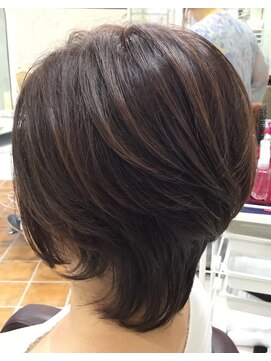 ミーナ(Mi Na) ふんわりトップボリュームショート