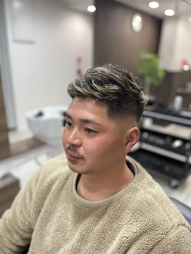 エーエイチ(aH.) ゴールドメッシュ＋スキンフェードアップバング