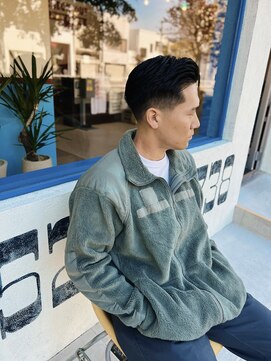 フォーコーナーズカットショップフェイビーズ 名古屋西(FourCornersCutShop favey's) フェード　メンズカット　大人ストリート