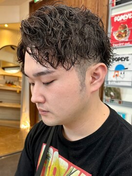 ウェイビーエフティフィフス 横浜西口(WAVEY ft.fifth) ツイストスパイラルパーマセンターパート波巻きスパイラル