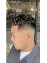 クフィア メンズヘアー カンポ 難波店(CUFFIA MEN'S HAIR CAMPO)&nbsp;スキンフェード　ハイライトパーマ