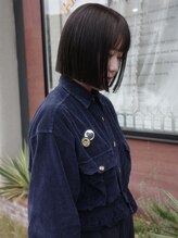 チャプター 問屋町(chapter)&nbsp;ケアカラーグレージュ艶暗髪パツっと切りっぱなしボブ