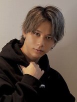 コンフィデンス 新宿3rd(confidence) センターパートナチュラルパーマホストツーブロックスーツ