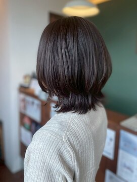 シェール(cher) ミディアムレイヤー/くびれ/透明感ダークブラウン