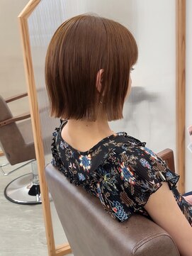 コットバイ ラヴェスト(Cott by lovest) イルミナカラー◎柔らかブラウン×艶感ミニボブ