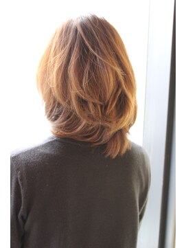 レウナ 外苑前(Reuna) ３０代・４０代に人気トップふんわりワンカールミディ