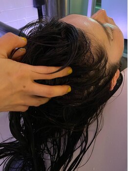 カリテ(qualite)の写真/《PHYTO》のヘッドスパは頭皮環境を整えながら髪の内部まで補修ができる最高のボタニカルトリートメント◎