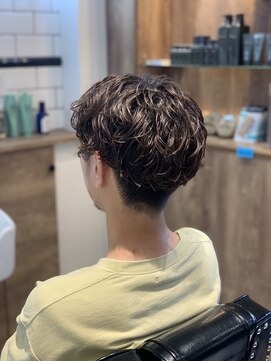 ブルートバーバーショップ(BLUET Barber Shop) ツーブロックスパイラルパーマスタイル