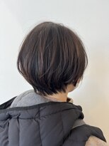 セラ(SERA)&nbsp;大人可愛い前下がりひし形小顔ボブ丸みショート