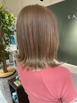 サラジュ 梅田店(SARAJU) saraju ヒラノ　ミディアムボブ　ベージュ