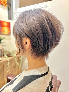 ベコホーム(BE CO HOME) ストレートをしているのに丸みがあるショートボブ♪