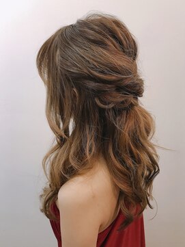 ナチュラ(natura) 華やかハーフアップ