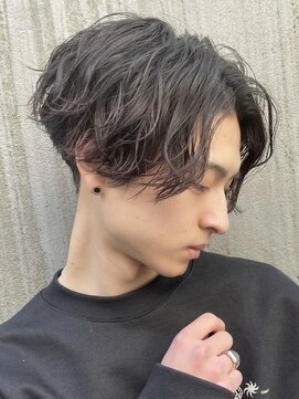 ウェイビーエフティフィフス 横浜西口(WAVEY ft.fifth) メンズパーマツイストスパイラルパーマ波巻きパーマウルフカット